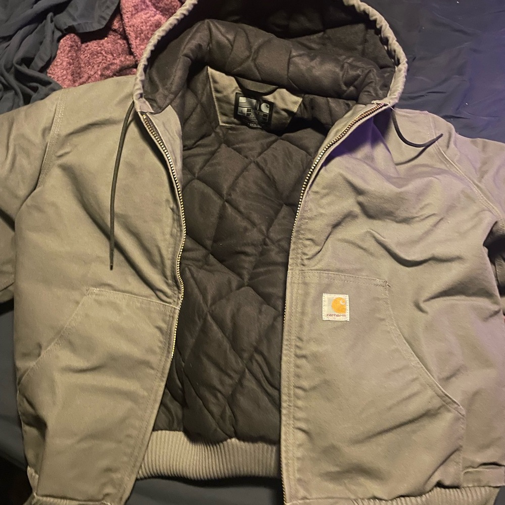 men’s Carhartt quilted lined jacket